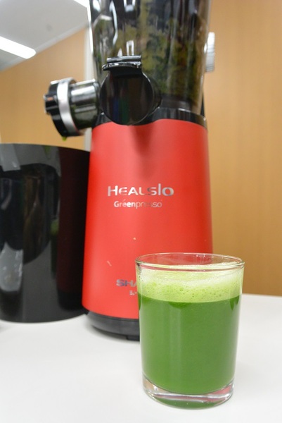 ASCII.jp：シャープ青汁マシン「ヘルシオグリーンプレッソ」