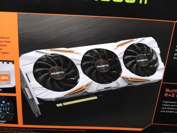 ASCII.jp：3連ファン搭載の白色GTX 1080 TiがGIGABYTEから