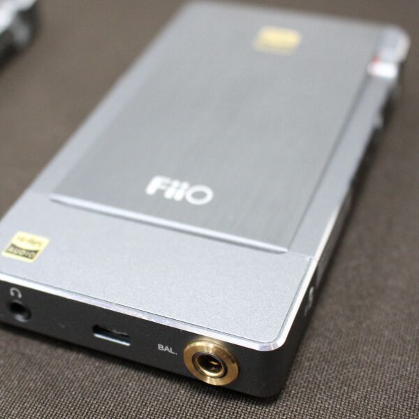 ASCII.jp：FiiO、Bluetoothでも高音質のポタアン「Q5」の詳細を説明