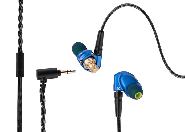 ASCII.jp：新進ブランド「Acoustune」をミニレビュー、パッキリと冴え