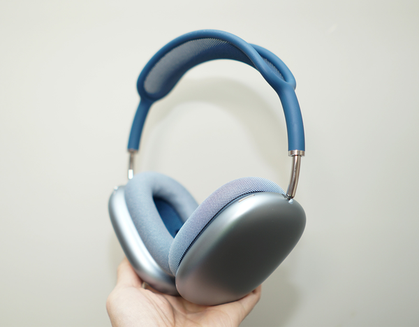 ASCII.jp：【実機レビュー】アップル「AirPods Max」高機能・高音質に