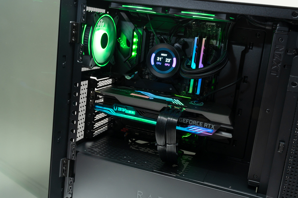 ASCII.jp：大満足の性能＆見た目に！ マイデスクに欲しいRazer