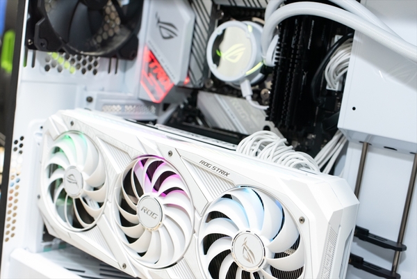 ASCII.jp：丸ごと白い自作PCが組める！ ASUSの「WHITE EDITION」一式で