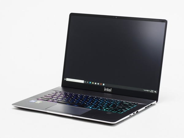 ASCII.jp：厚み16mm切りでデスクトップ級の性能を実現！Core i9