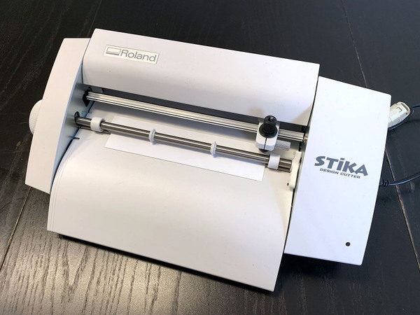 ASCII.jp：ステッカー作りにハマり、カッティングマシン「STiKA」を