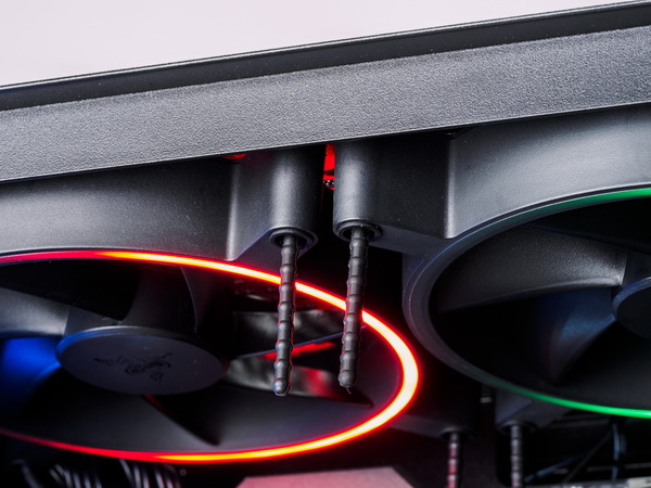 ASCII.jp：ついに登場したRazerのPCパーツ「Kunai Chroma RGB