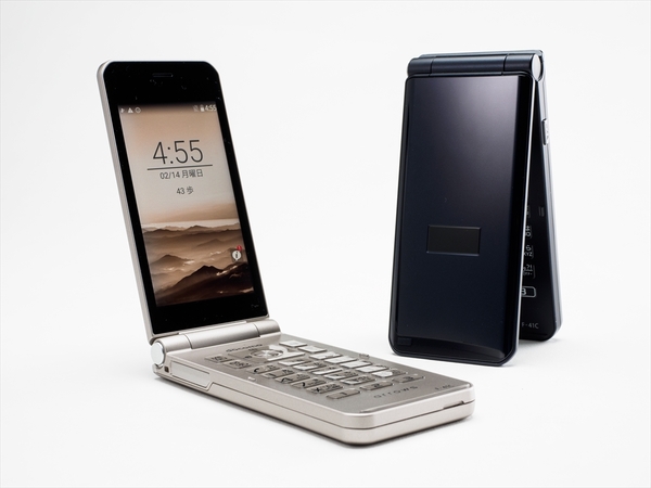 ASCII.jp：潔いシンプルさと使いやすさが魅力の 「arrows ケータイ