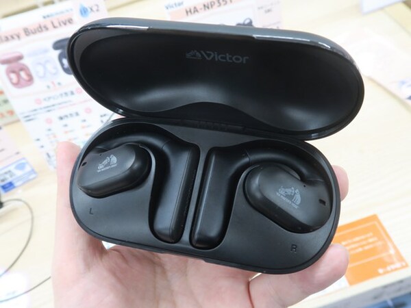 ASCII.jp：耳を塞がない新形状の完全ワイヤレスイヤホン「HA-NP35T」が