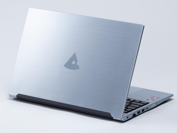 ASCII.jp：15.6型でも約1.62kg、テレワーク＋持ち運びや学生のレポート