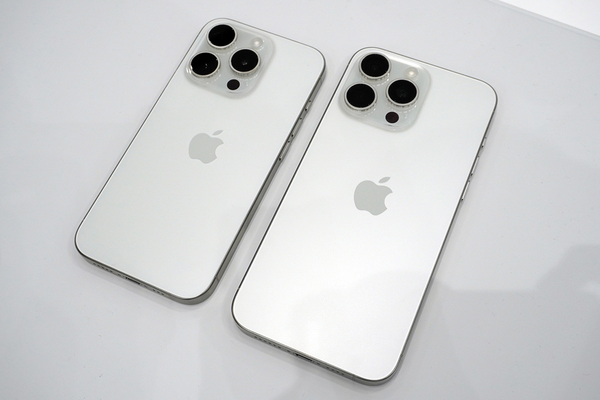 Apple iPhone 15 Pro 128GB ホワイト Amazon | 【整備済み品】 Apple