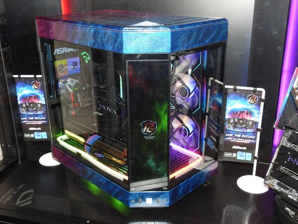 ASCII.jp：インパクト抜群！ タッチスクリーン搭載のピラーレスPC