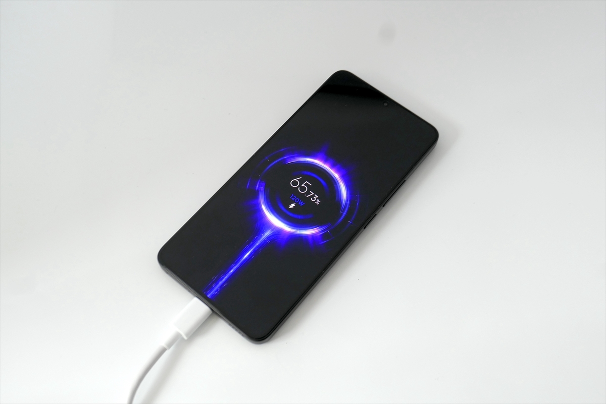 シャオミのフラッグシップキラー「POCO F6 Pro」はハイパワー、急速