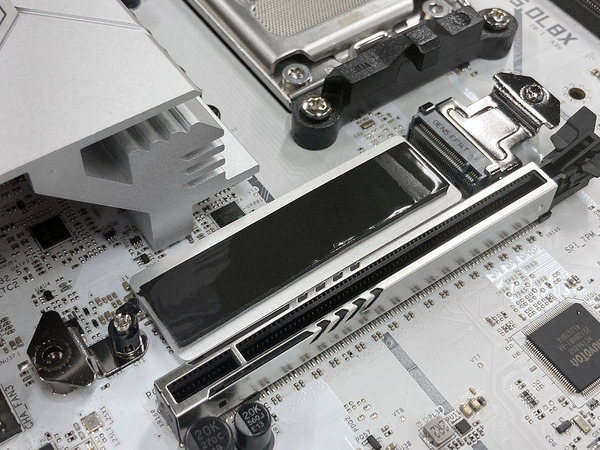 ASCII.jp：AMD X870チップセットが持つアドバンテージを余すことなく