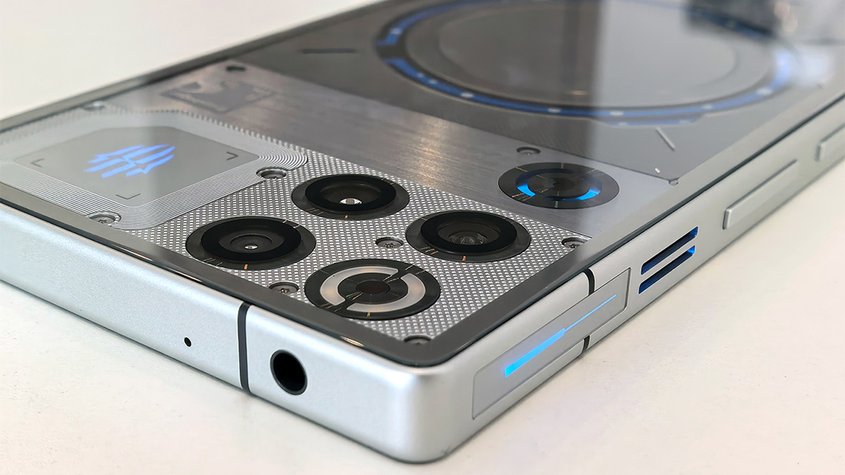 ASCII.jp：世界初の「水冷」搭載ゲーミングスマホ「REDMAGIC 11 Pro