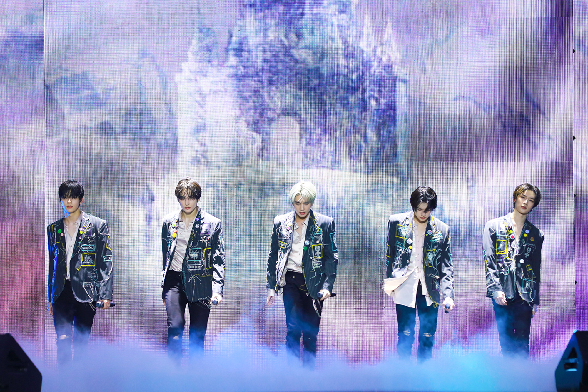 TOMORROW X TOGETHER (TXT) Sold Out Last Stop of 'Act: Sweet Mirage