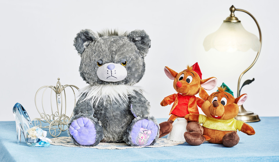 ディズニーストアから「ルシファー」のユニベア登場！ むすっとした