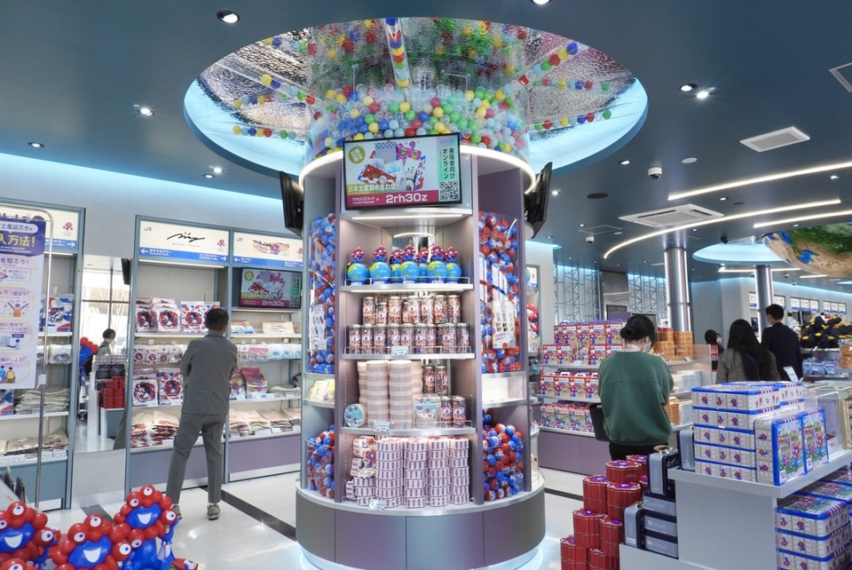 JR西日本の万博ストアでしか手に入らないコラボグッズ！ 紀伊國屋/金鳥