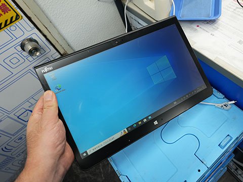 富士通の13.3インチWindowsタブレットが11,800円！ドックステーション