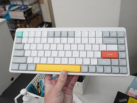 低遅延ワイヤレス仕様のコンパクトキーボード「Air75 V2」がNuphyから