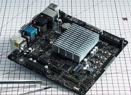 Intel N100をオンボード搭載したMini-ITXマザー ASRock「N100DC-ITX