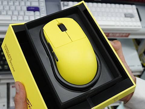 36g±3の超軽量マウス「SCYROX V8」に新色のイエローモデル - AKIBA PC
