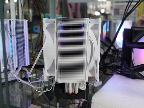 ARCTICの白いCPUクーラー「Freezer 36 A-RGB White」が発売 - AKIBA PC