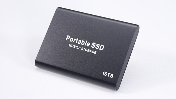 16TBが1万円台！？謎の激安外付けSSDは何もかもが嘘ばかりの偽装品だっ