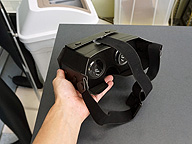 持ち運びに便利な組み立て式VRゴーグルに新モデル、カラーは3色