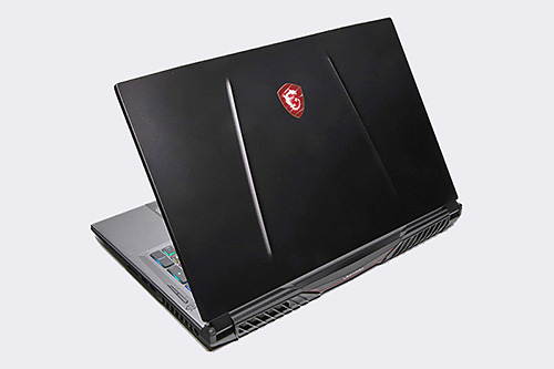 大画面でゲームも映画も、144Hz液晶/GeForce RTX 2060搭載の高性能