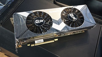 PalitのGeForce RTX 2080 TiにVGAホルダー付きの新モデル、実売132,840