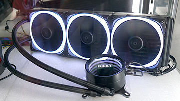 NZXTの水冷クーラー「Kraken」が計10モデルも登場、店は陳列場所に悩む