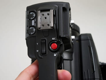 小寺信良の週刊 Electric Zooma!】こだわりレンズに4K手ぶれ補正、“初