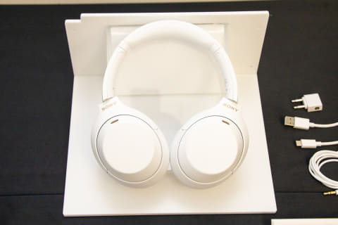 ソニー、BTヘッドフォン「WH-1000XM4」に“静寂の白”。LiSAとコラボ