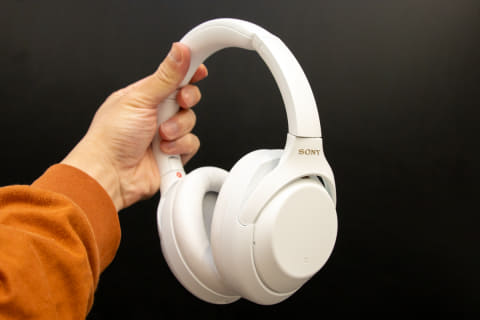 ソニー、BTヘッドフォン「WH-1000XM4」に“静寂の白”。LiSAとコラボ