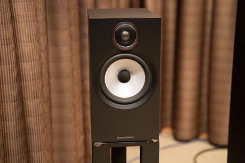 高価なブックシェルフ VS 手頃なフロア型どっちがいい?”B&W 600/700で