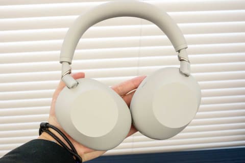 レビュー】ソニー新ヘッドフォン「WH-1000XM6」、編集部員ふたりで聴い