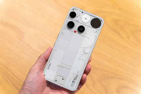 Nothing、全カメラ5000万画素のフラッグシップスマホ「Phone (3