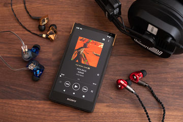 ぼっち・ざ・ろっく！」コラボのウォークマン。「ZX707」も - AV Watch