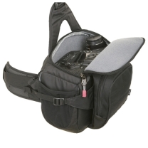 CLIK ELITE、ワンショルダーとウエストバッグを組み合わせたカメラ