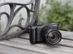 レンズ交換式Xシリーズ最小の「FUJIFILM X-M1」 - デジカメ Watch Watch