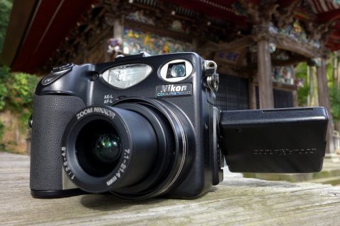 オールドデジカメの凱旋：ニコンCOOLPIX 5000（2001年） - デジカメ