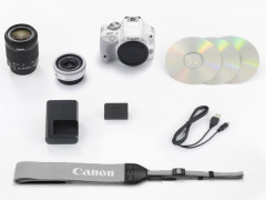 キヤノン、APS-C最小一眼レフ「EOS Kiss X7」にホワイトを追加