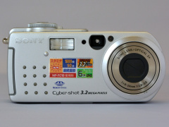 オールドデジカメの凱旋：ソニーサイバーショットDSC-P5（2001年