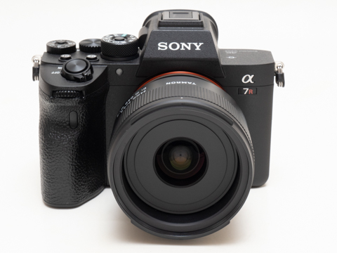 新製品レビュー：TAMRON 24mm F/2.8 Di III OSD M1:2 - デジカメ Watch