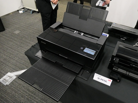 エプソン、A3ノビ機より小さなA2ノビ対応プリンター「SC-PX1VL
