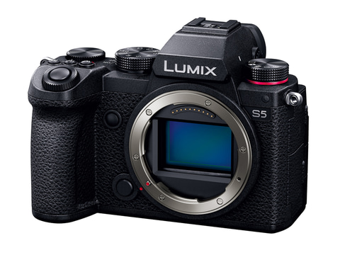 パナソニック「LUMIX S5」の国内価格が発表。ボディ税別24万円