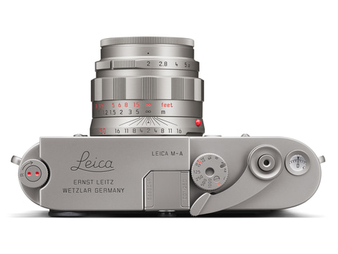 チタン削り出し外装のフィルムカメラ「ライカM-A チタンセット」。世界
