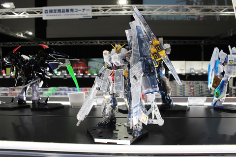 特別企画】【ガンダムベース撮り下ろし】透明度の高いクリアパーツが