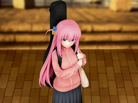 ぼっち・ざ・ろっく！」よりぼっちちゃん＆山田リョウのスケール