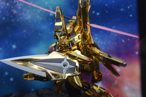 特別企画】【魂ネイションズ撮り下ろし】金色に輝く機体！ 「METAL